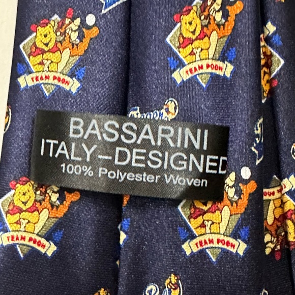Winnie the Pooh Bassarini designed in Italy polyester tie - Picture 5 of 8